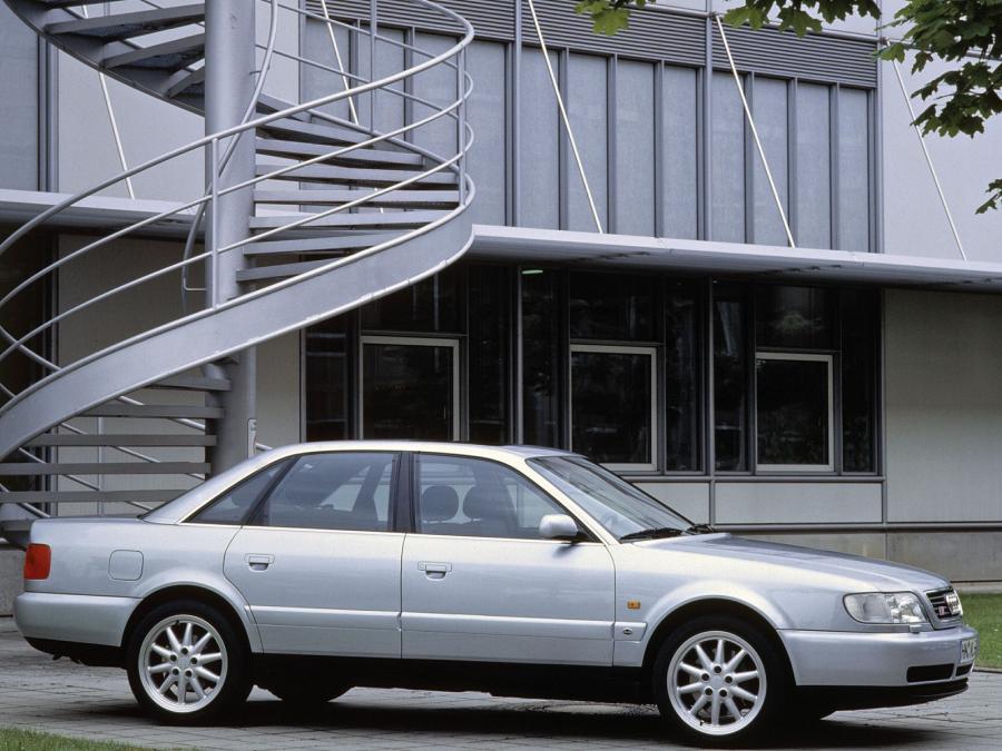  Audi S6 Sedan 1994 года  (фото 2 из 4)